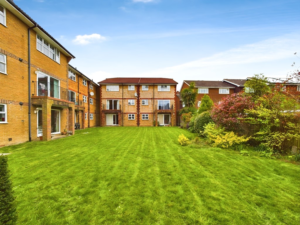 2 bed apartment for sale in Rushams Road, Horsham, RH12