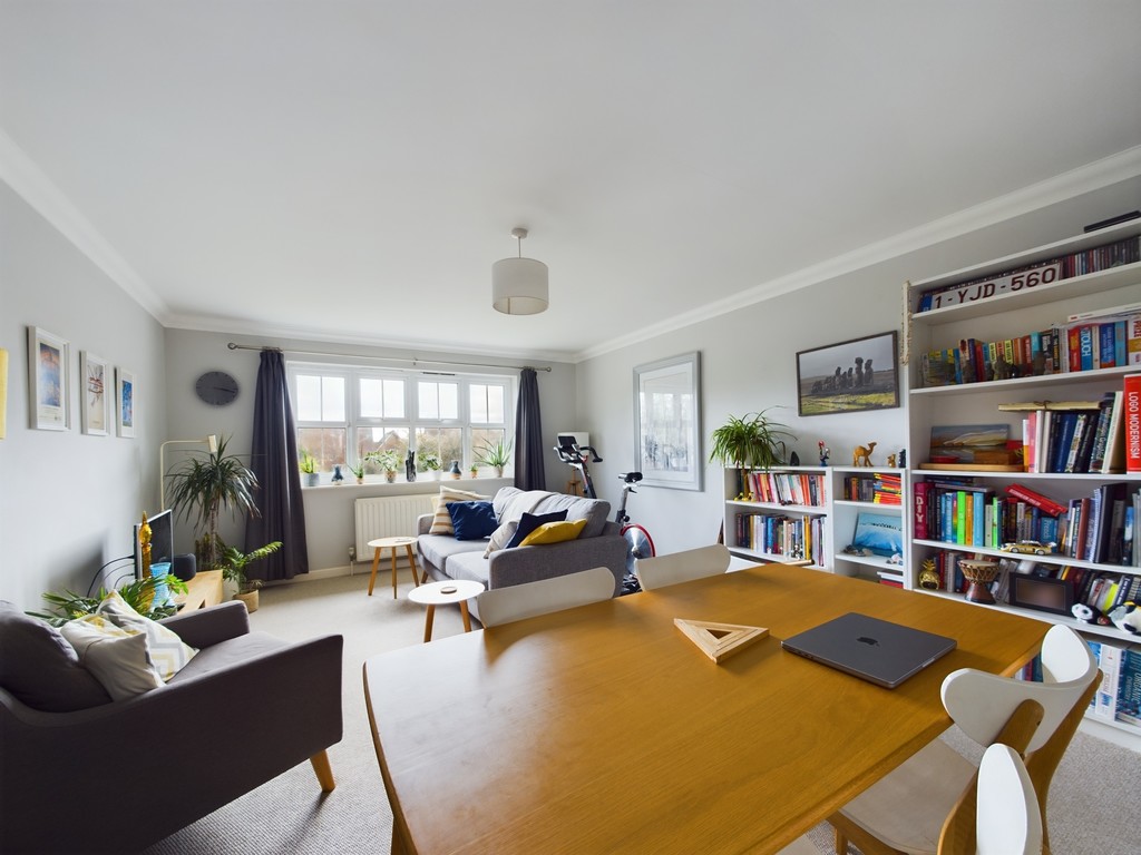 2 bed apartment for sale in Rushams Road, Horsham  - Property Image 7