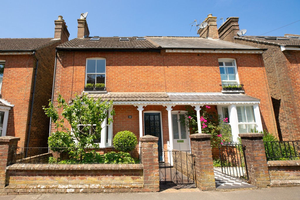 3 bed semi-detached house for sale in Burford Road, Horsham  - Property Image 1