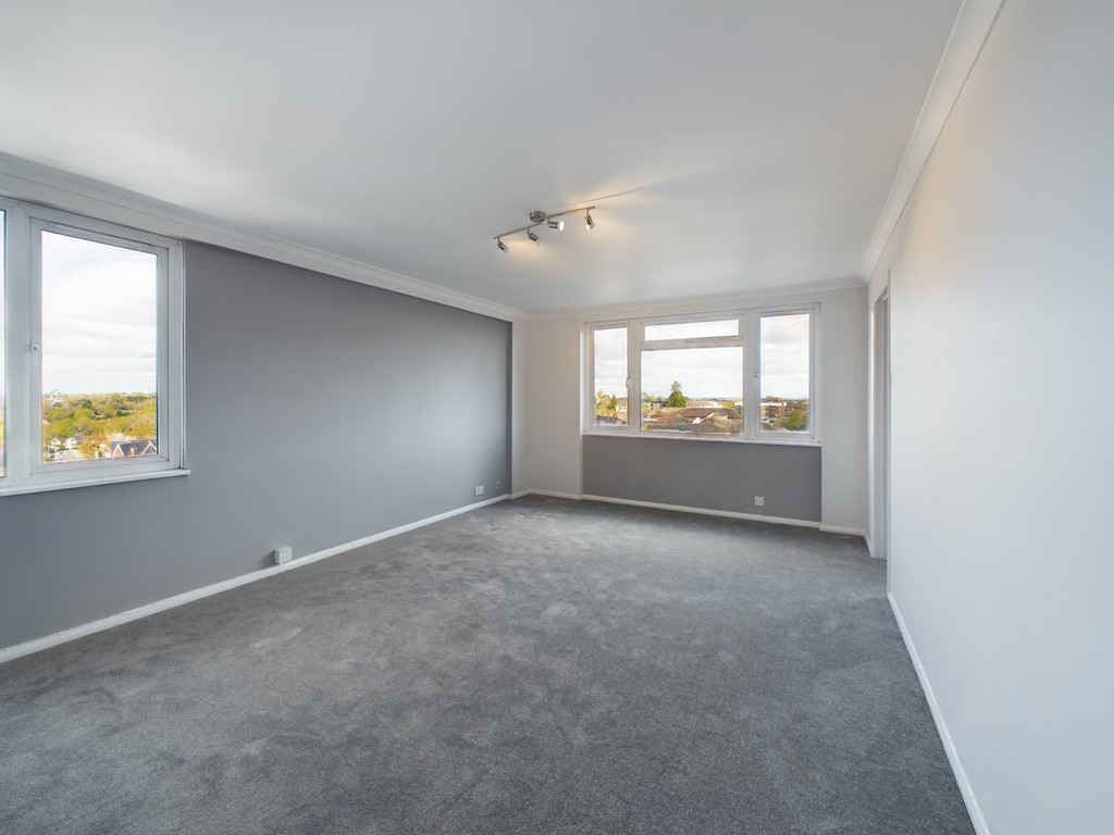 1 bed flat for sale in Gower Road, Haywards Heath  - Property Image 2