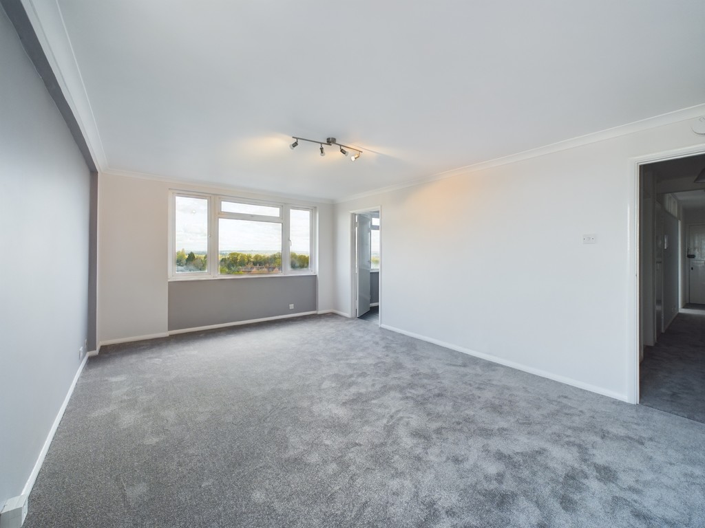 1 bed flat for sale in Gower Road, Haywards Heath  - Property Image 3