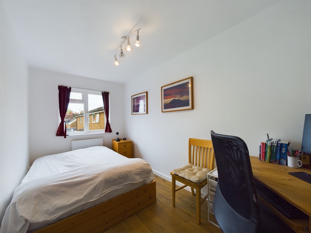 2 bed maisonette for sale in Oaklands, Horsham  - Property Image 5
