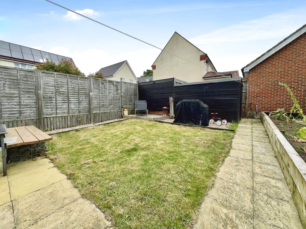 3 bed semi-detached house for sale in Larkspur Drive, Burgess Hill  - Property Image 4