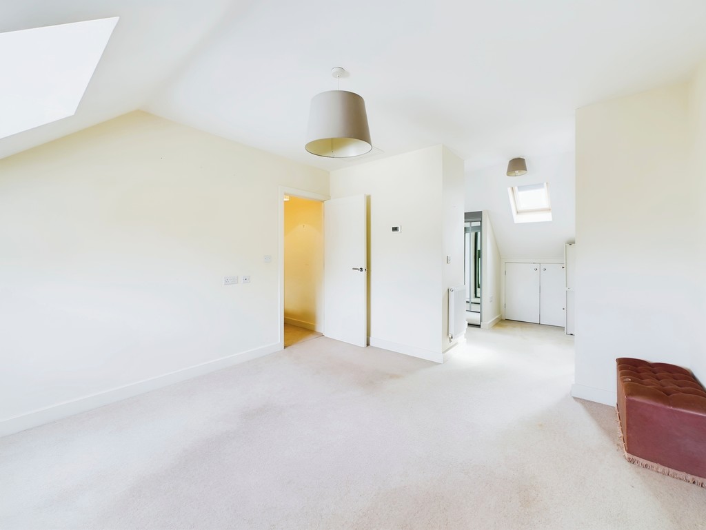 3 bed semi-detached house for sale in Larkspur Drive, Burgess Hill  - Property Image 16