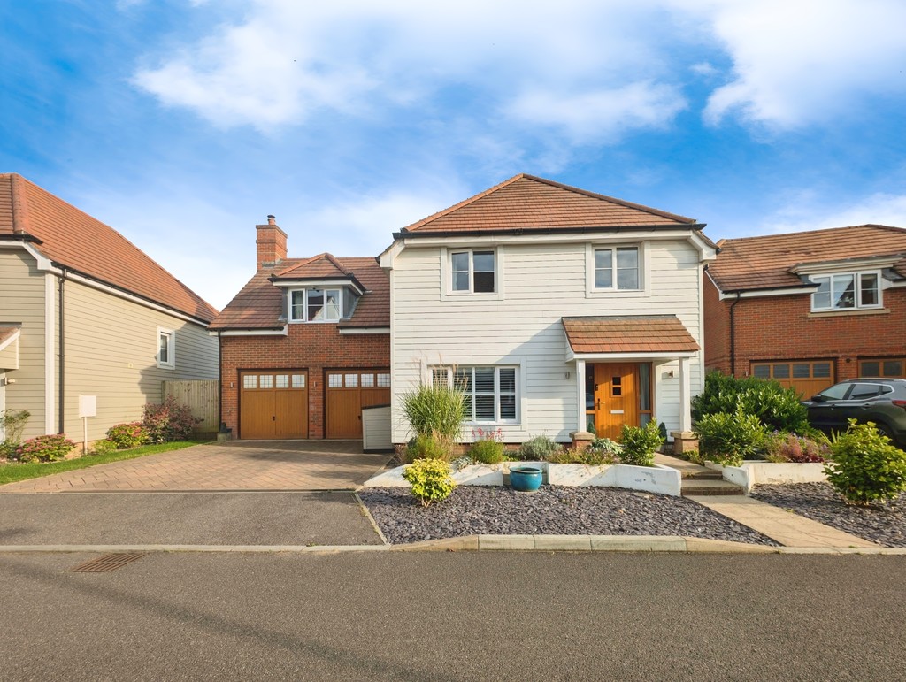 4 bed detached house for sale in Southern View, Haywards Heath  - Property Image 1