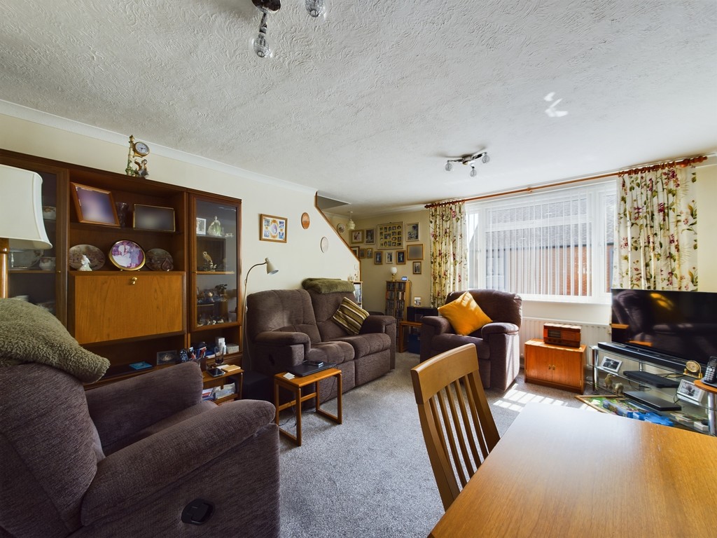 3 bed end of terrace house for sale in Livingstone Road, Horsham  - Property Image 4