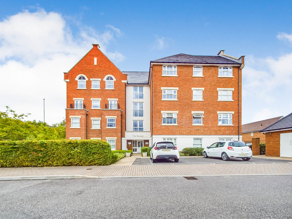 2 bed apartment to rent in Arundale Walk, Horsham - Property Image 1