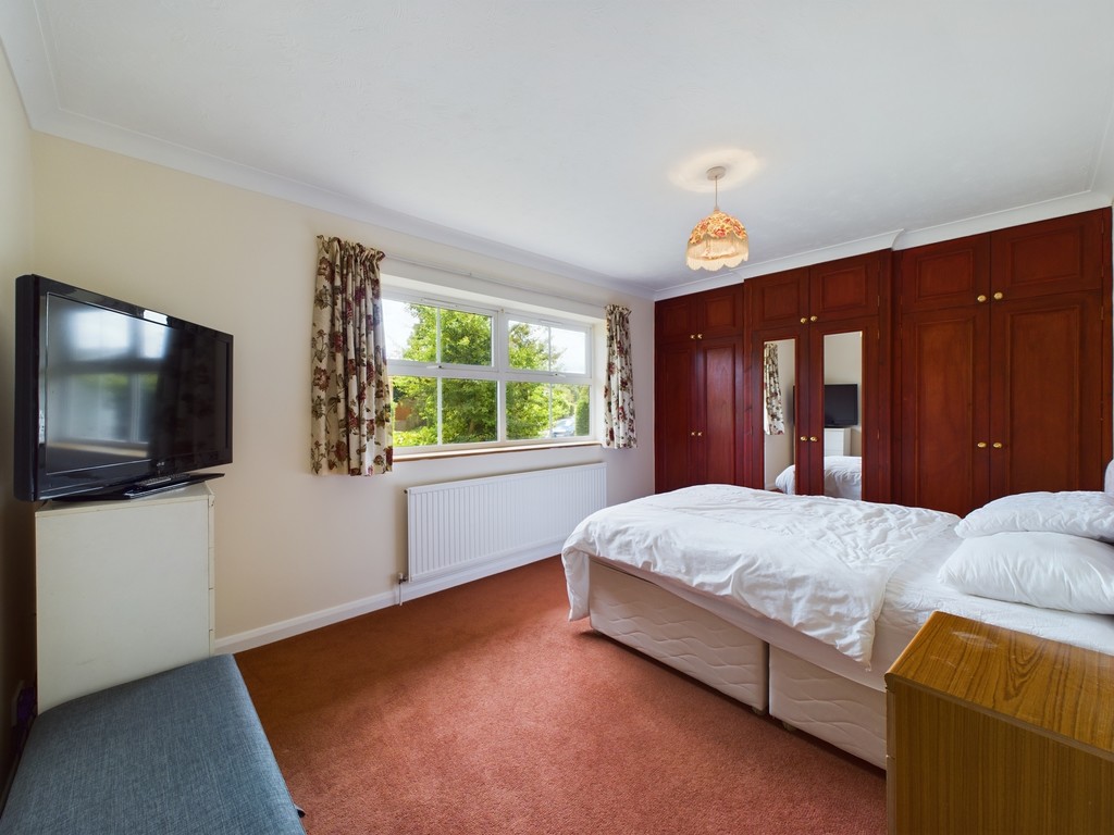 5 bed detached house for sale in Lime Kiln Road, Horsham  - Property Image 6