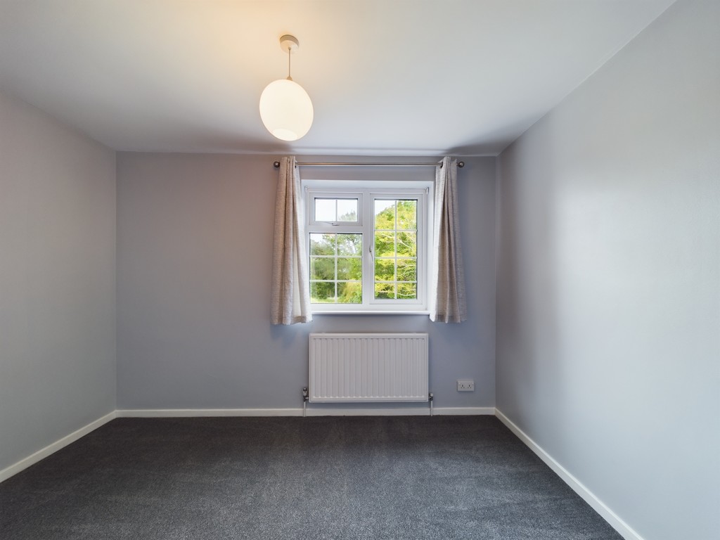 2 bed end of terrace house to rent in Wakehurst Mews  - Property Image 7