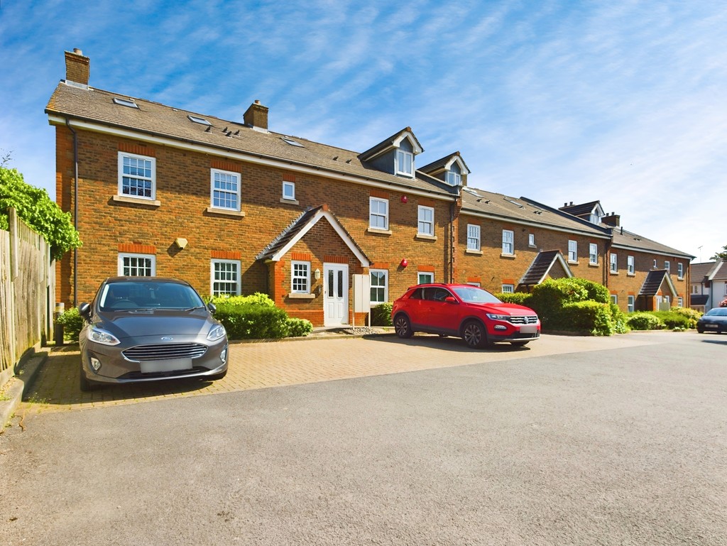 2 bed apartment for sale in Brighton Road, Horsham  - Property Image 19
