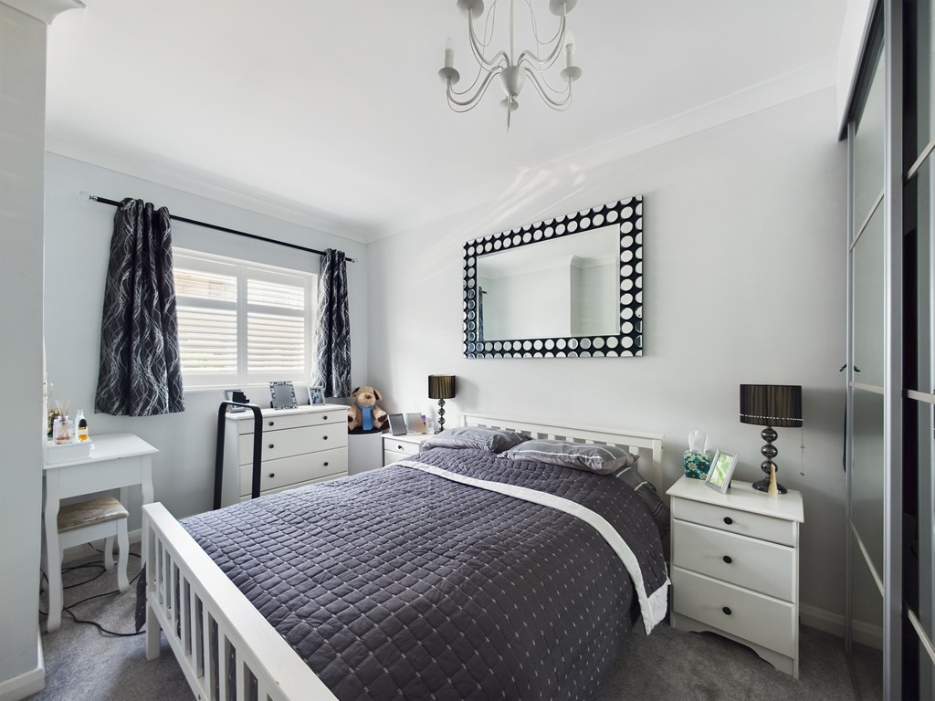 1 bed ground floor maisonette for sale in Victory Road, Horsham  - Property Image 4