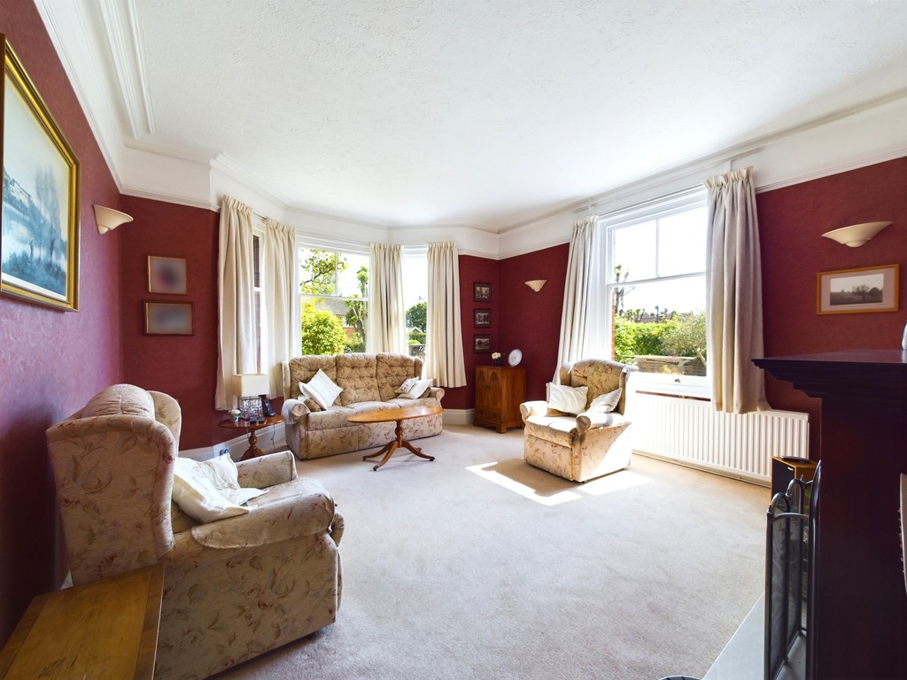 3 bed semi-detached house for sale in Richmond Road, Horsham  - Property Image 2