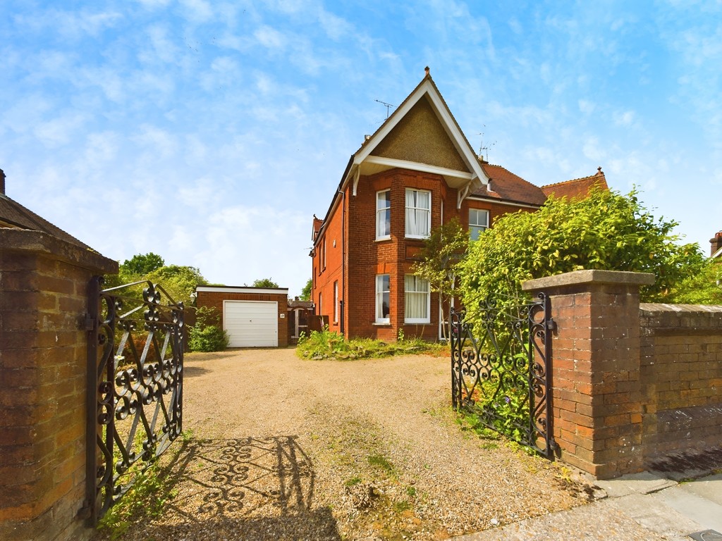 3 bed semi-detached house for sale in Richmond Road, Horsham  - Property Image 1