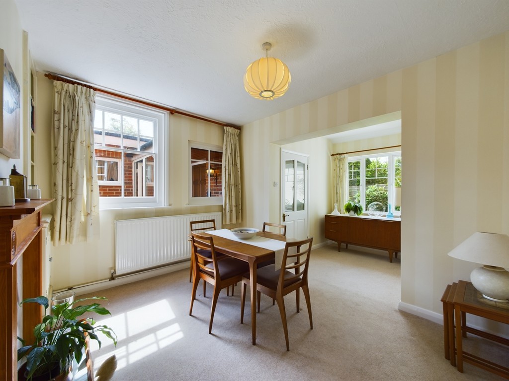 3 bed semi-detached house for sale in Richmond Road, Horsham  - Property Image 5