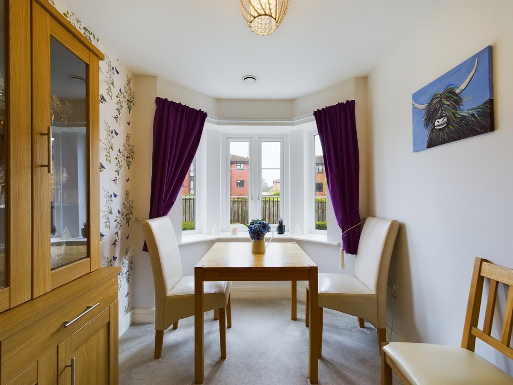 1 bed for sale in Clarence Court, Horsham  - Property Image 8