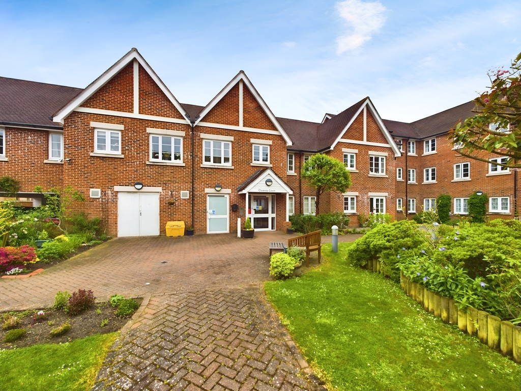 1 bed for sale in Clarence Court, Horsham - Property Image 1