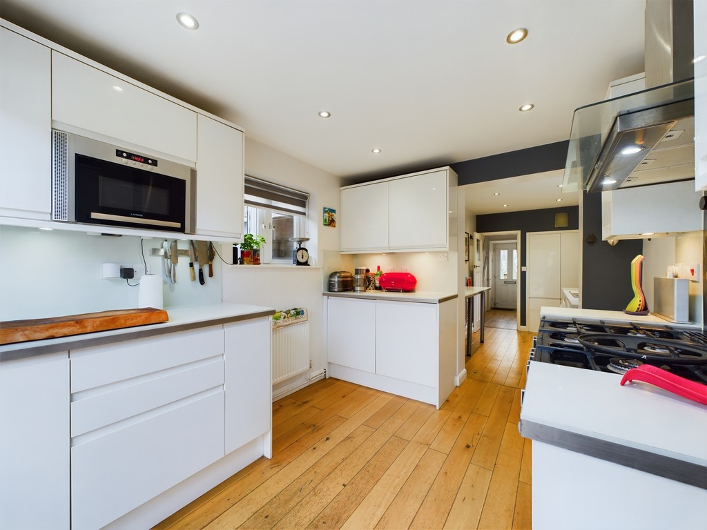 3 bed semi-detached house for sale in Hillside, Horsham  - Property Image 2