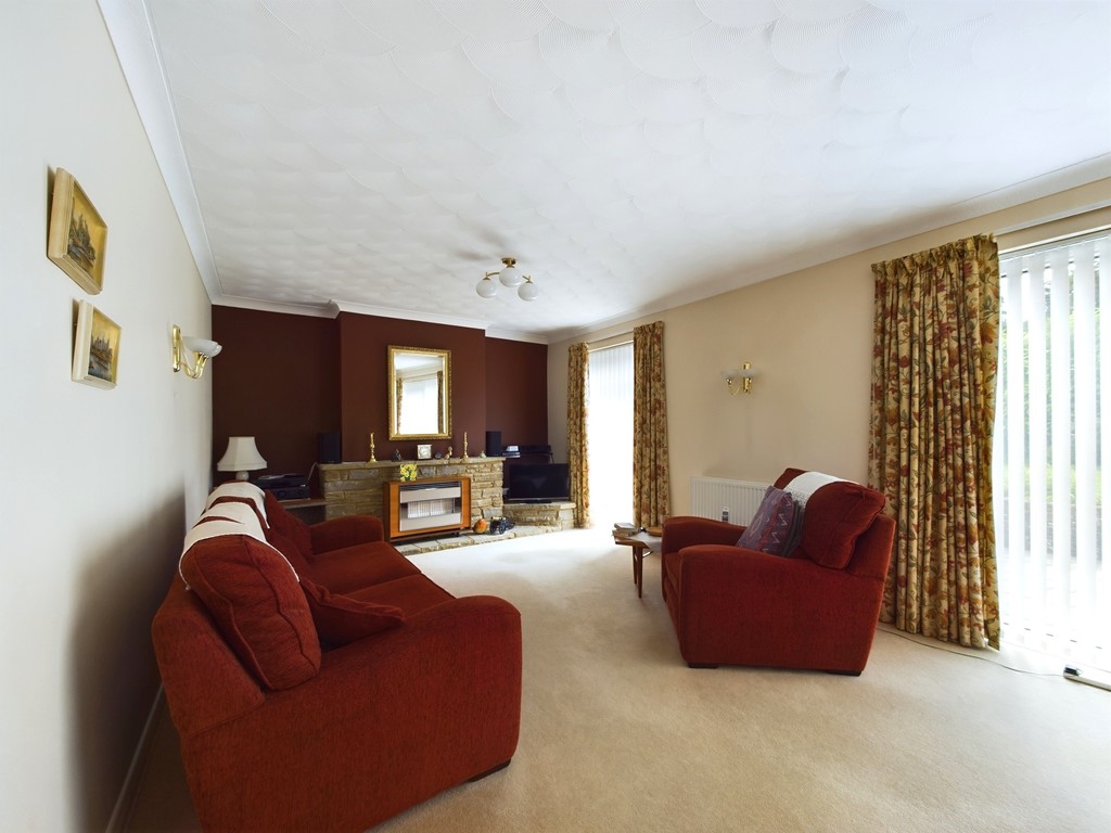 4 bed detached house for sale in The Glade, Horsham  - Property Image 2