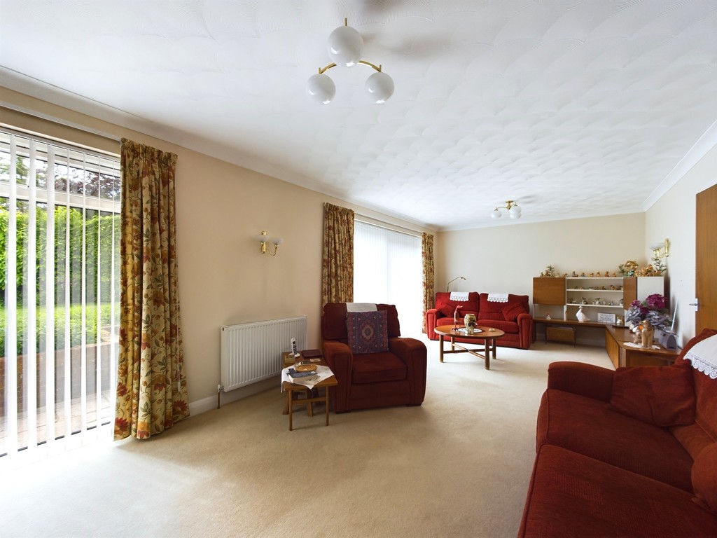 4 bed detached house for sale in The Glade, Horsham  - Property Image 12