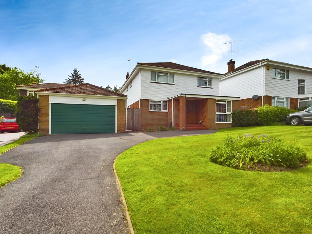 4 bed detached house for sale in The Glade, Horsham  - Property Image 1