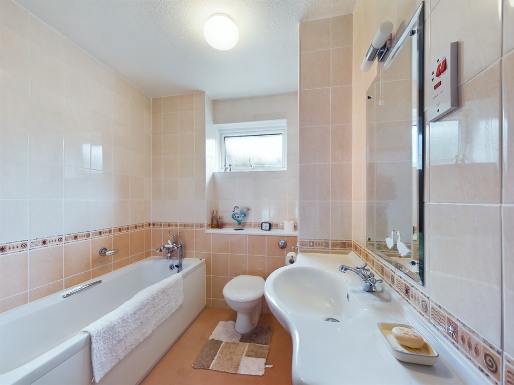 4 bed detached house for sale in The Glade, Horsham  - Property Image 6