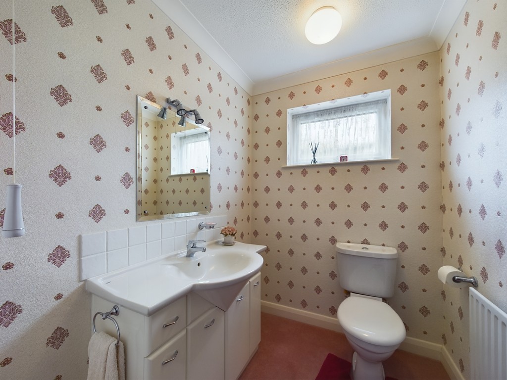 4 bed detached house for sale in The Glade, Horsham  - Property Image 15