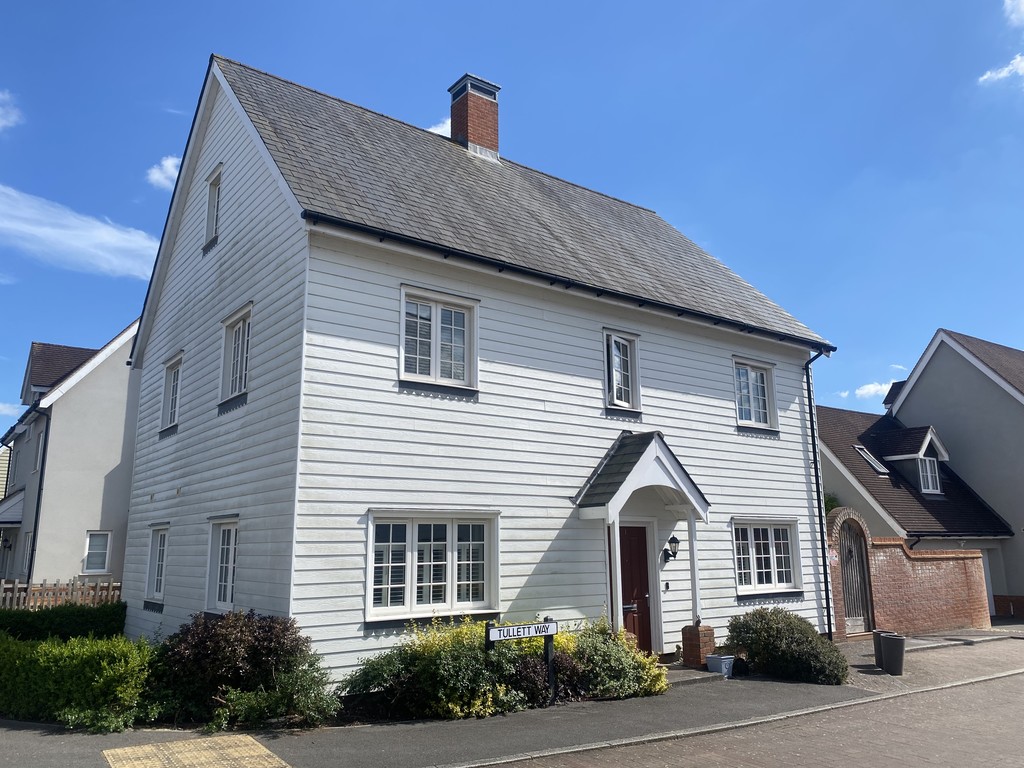 3 bed detached house for sale in Tullett Way, Horsham  - Property Image 1