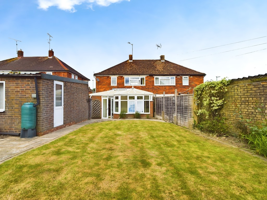 3 bed semi-detached house to rent in Greenway, Horsham  - Property Image 11