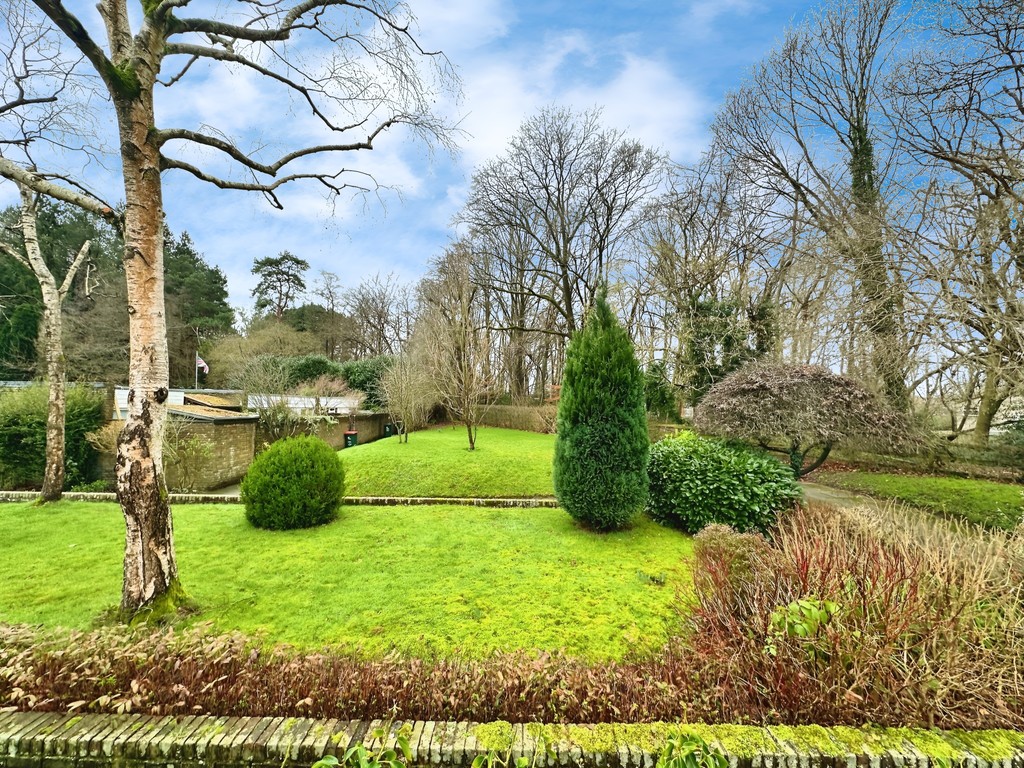 1 bed detached bungalow for sale in Forestfield, Crawley  - Property Image 2