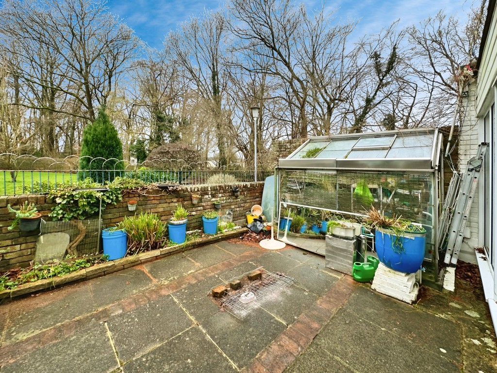 1 bed detached bungalow for sale in Forestfield, Crawley  - Property Image 12