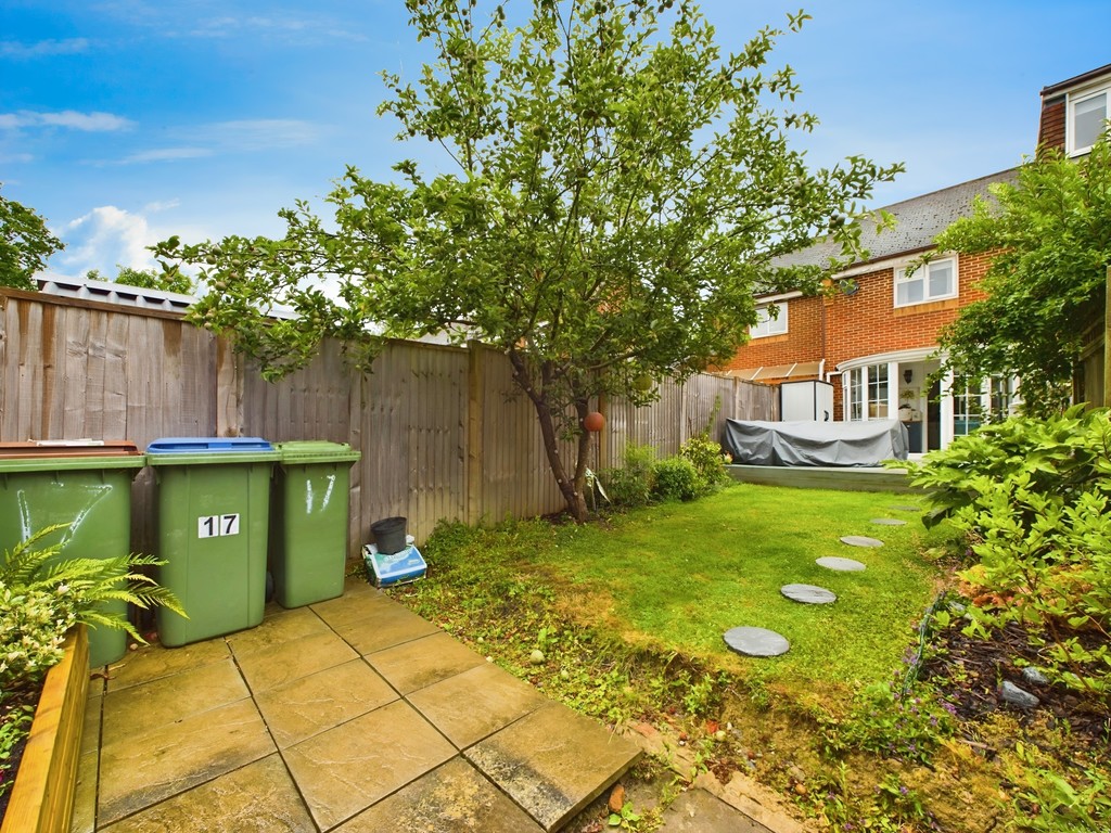 2 bed terraced house for sale in Ropeland Way, Horsham  - Property Image 21