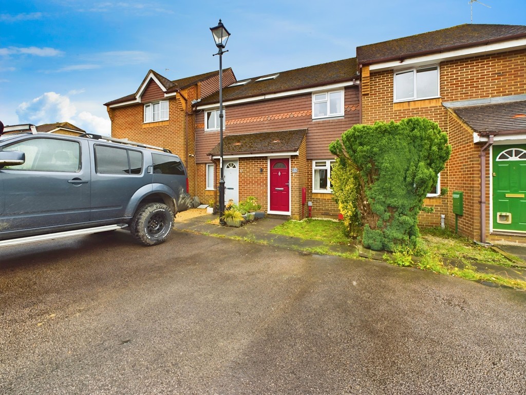 2 bed terraced house for sale in Ropeland Way, Horsham  - Property Image 11