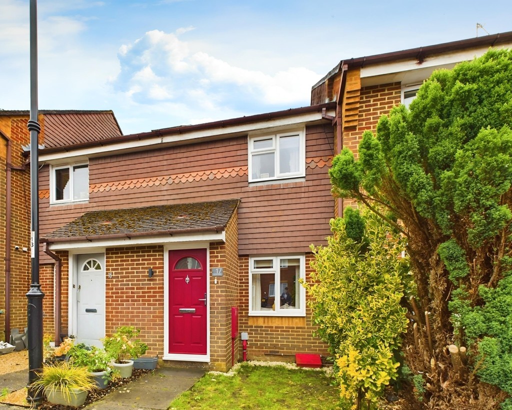 2 bed terraced house for sale in Ropeland Way, Horsham  - Property Image 12