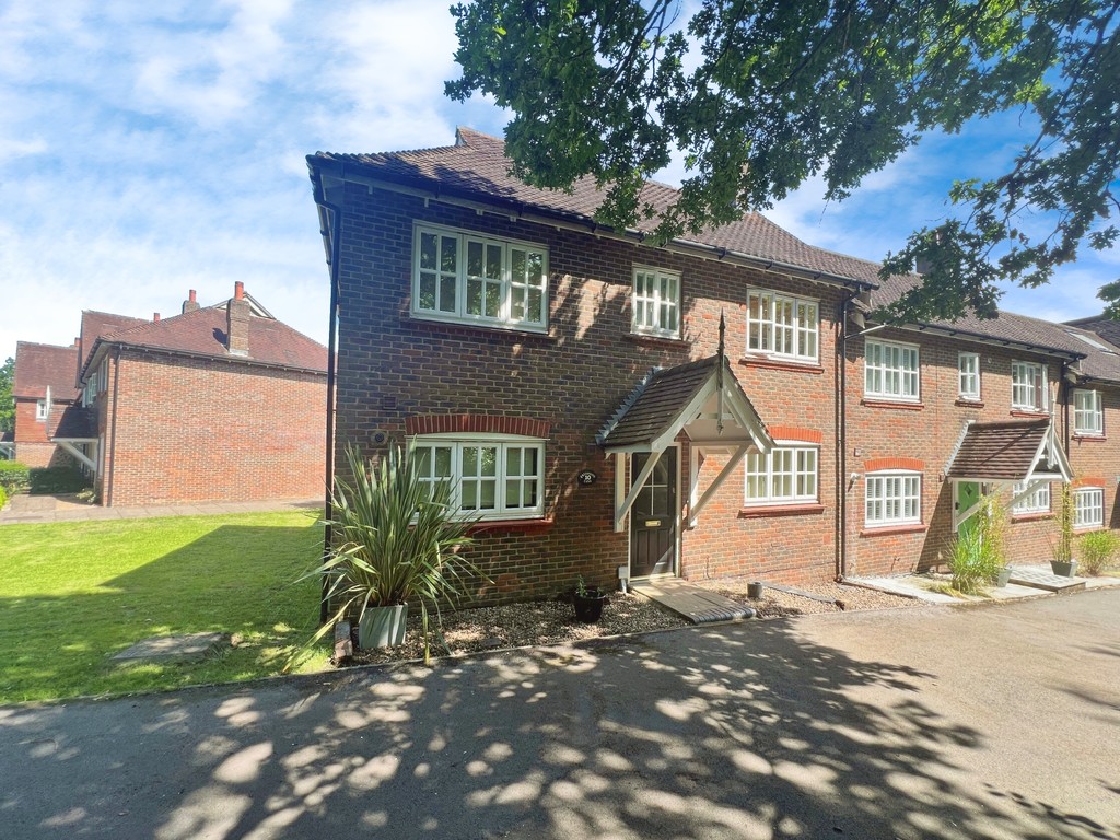 3 bed end of terrace house for sale in Cattswood Lane, Haywards Heath - Property Image 1