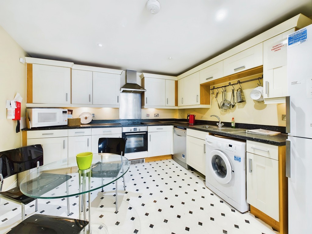 1 bed apartment for sale in Bridges Place, Horsham  - Property Image 3