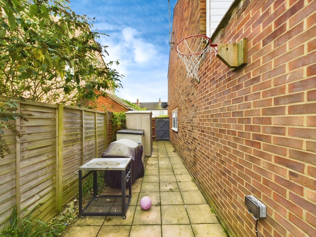 3 bed end of terrace house for sale in The Causeway, Horsham  - Property Image 12