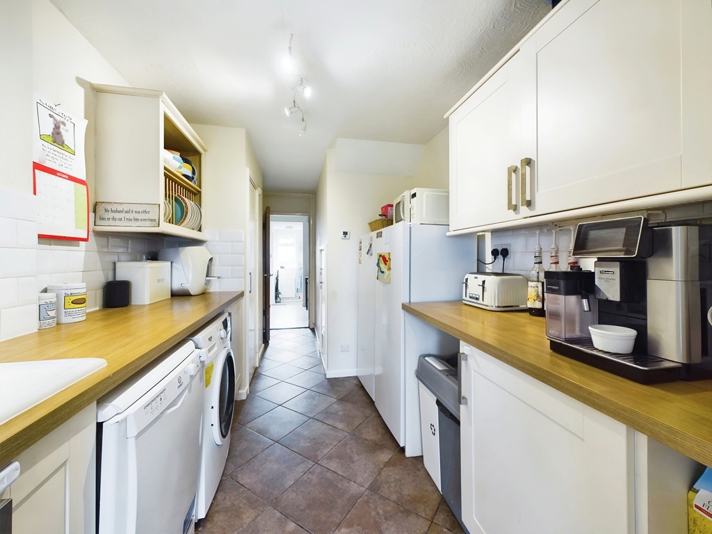 3 bed end of terrace house for sale in The Causeway, Horsham  - Property Image 9