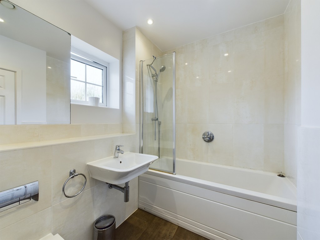 3 bed end of terrace house for sale in Calvert Link, Horsham  - Property Image 9