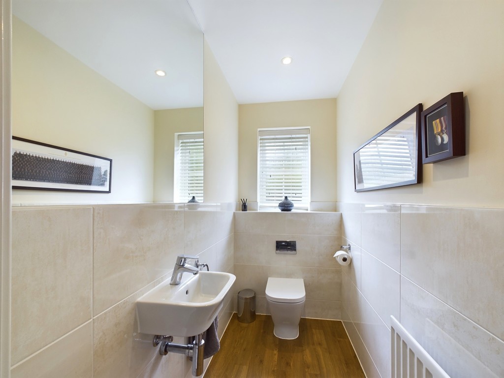 3 bed end of terrace house for sale in Calvert Link, Horsham  - Property Image 12