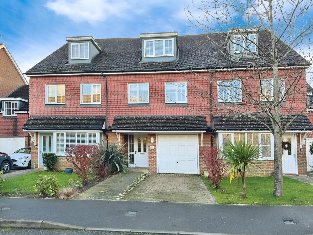 3 bed terraced house for sale in Brick Lane, West Sussex - Property Image 1