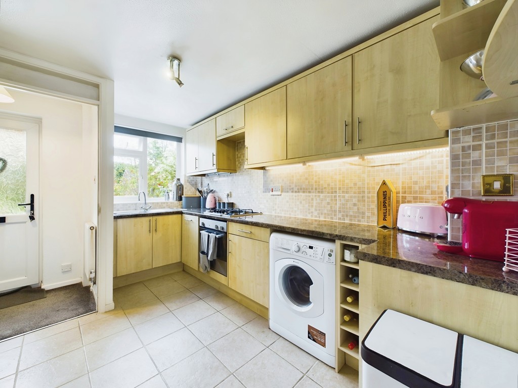 2 bed terraced house for sale in Meadvale, Horsham  - Property Image 2