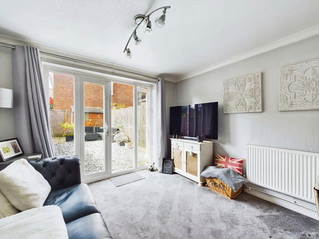 2 bed terraced house for sale in Meadvale, Horsham  - Property Image 3