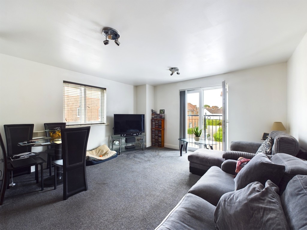 2 bed apartment for sale in Grace Court, Horsham  - Property Image 8