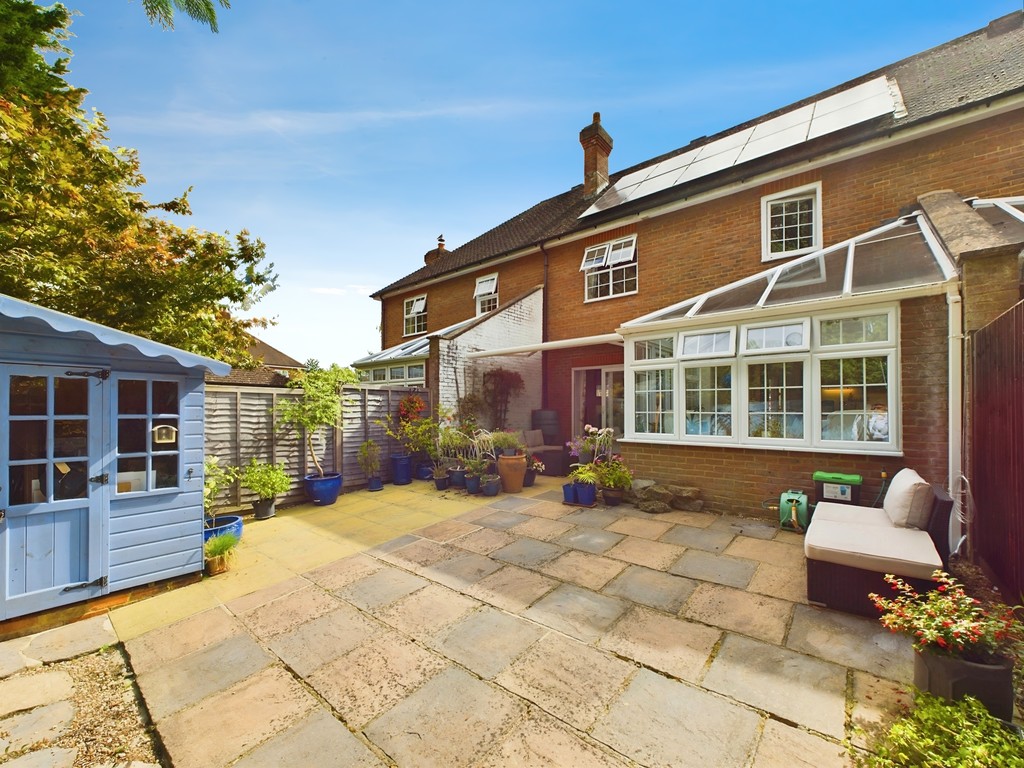 3 bed terraced house for sale in Potters Place, Horsham  - Property Image 19