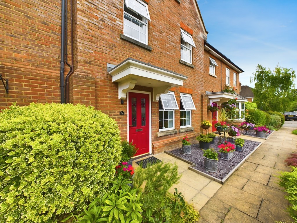 3 bed terraced house for sale in Potters Place, Horsham  - Property Image 11