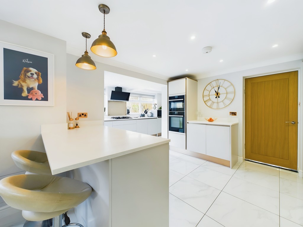 4 bed detached house for sale in Sunnywood Drive, Haywards Heath  - Property Image 8