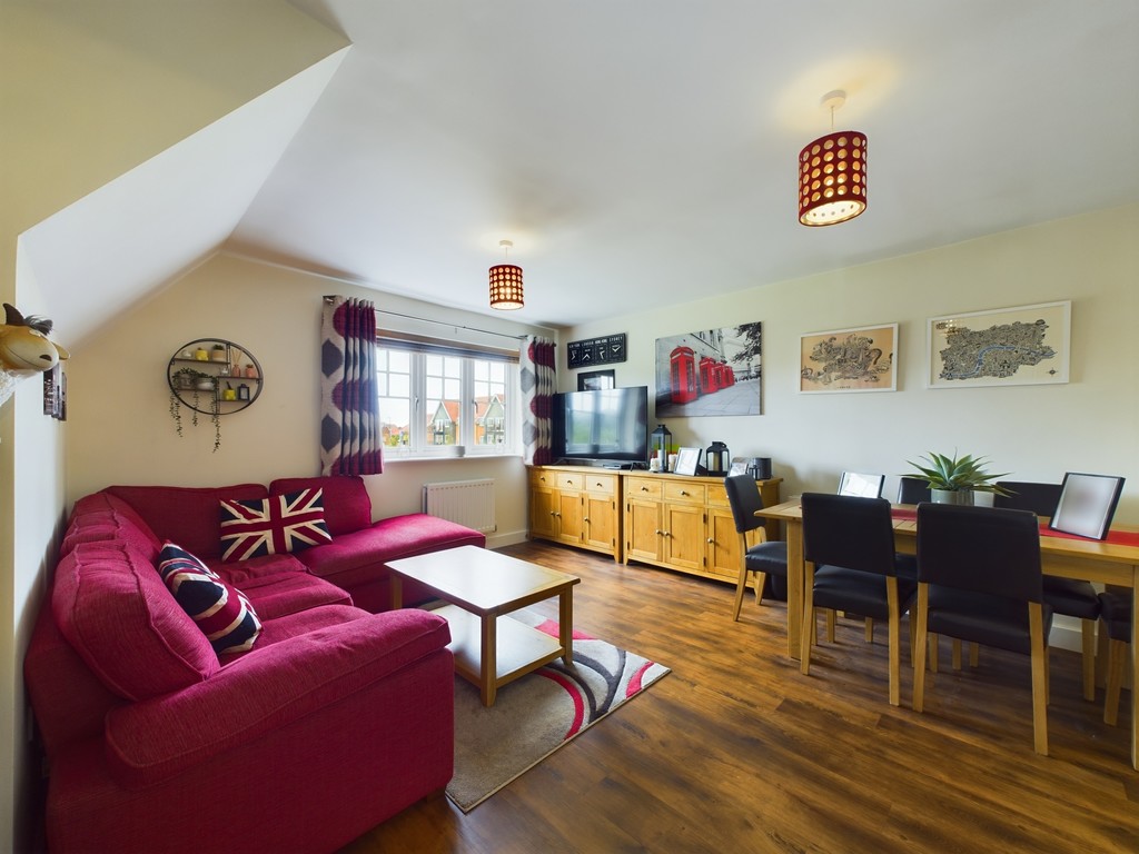 2 bed apartment for sale in Lodge House, Faygate, RH12