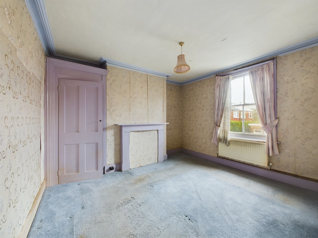 3 bed semi-detached house for sale in Barttelot Road, Horsham  - Property Image 6