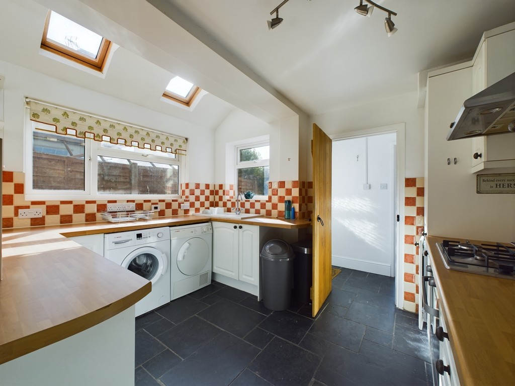 2 bed semi-detached house for sale in Park Terrace West, Horsham  - Property Image 4