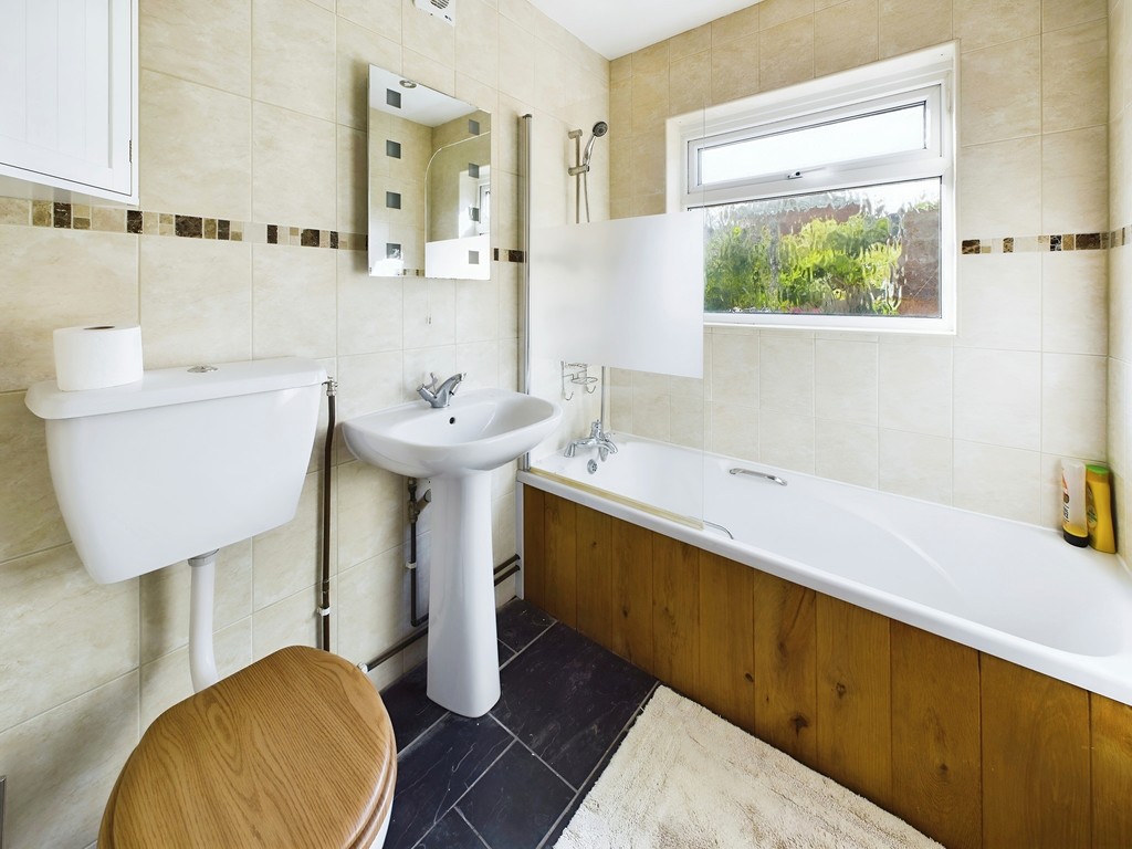 2 bed semi-detached house for sale in Park Terrace West, Horsham  - Property Image 5